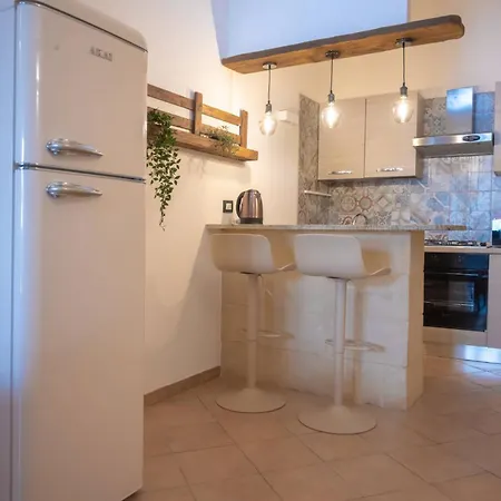 Galati House Hébergement de vacances *